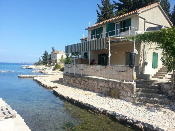 Robinson House Zut Villa Bizikovica Dış mekan fotoğraf